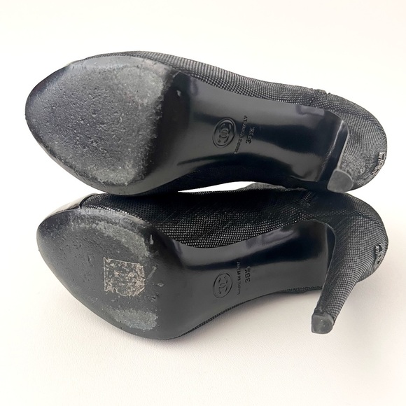 CHANEL | Cap Toe Black Leather Metallic Booties Interlocking CC Logo High Heel - Picture 10 of 13